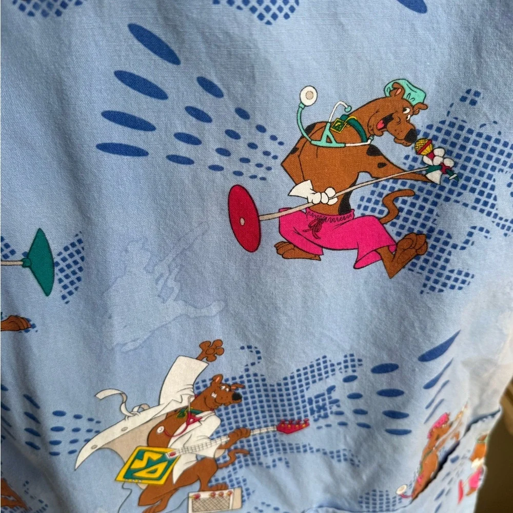Vintage Scooby-Doo Cartoon Scrub Top XL –‎ Cute Medical Cosplay Tee